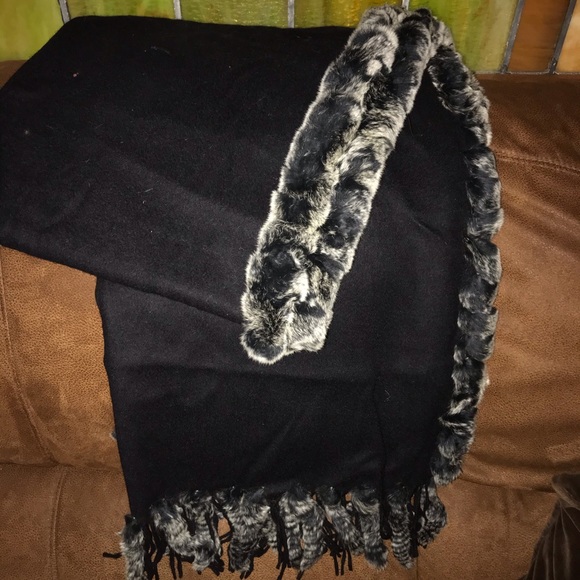 Neiman Marcus Wool Cape with fur trim - Picture 1 of 6